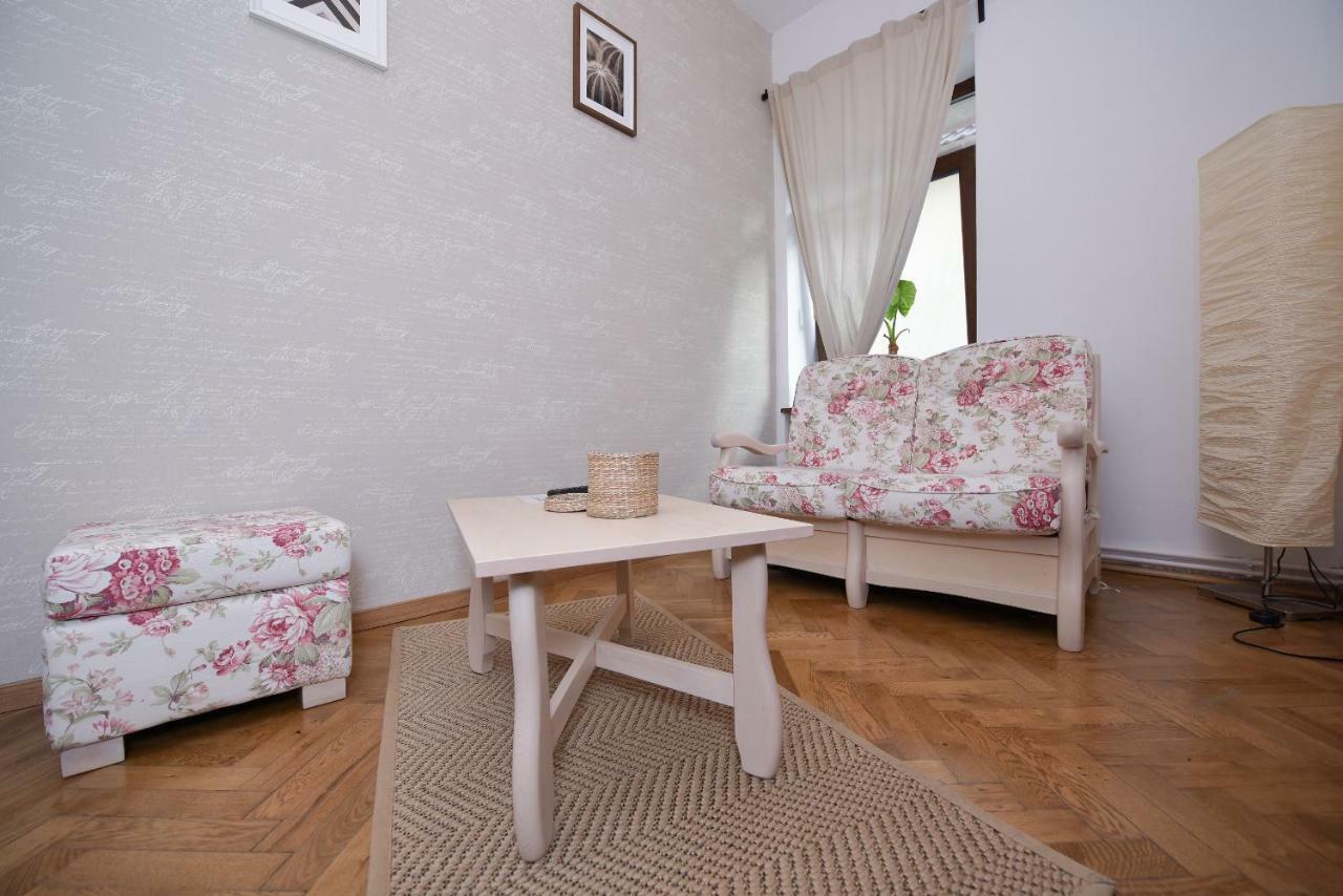 Buzoianu By Holztreppe * Braşov