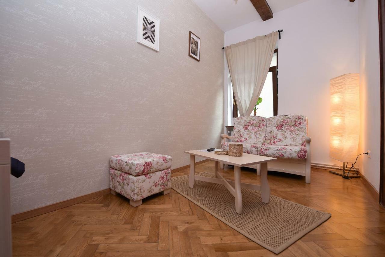Apartamento Buzoianu By Holztreppe